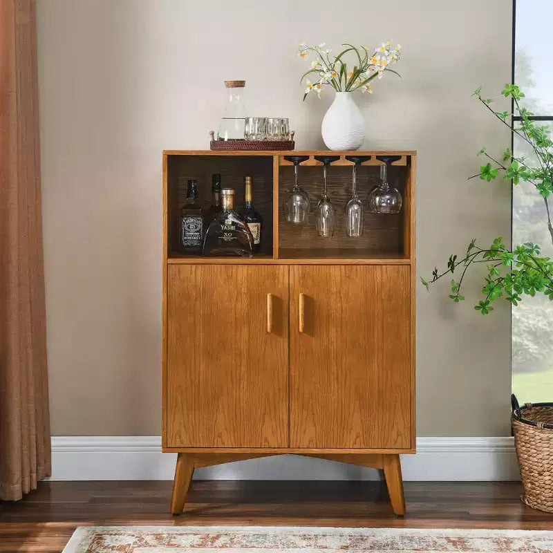 Buffet/bahut cannelé moderne du milieu du siècle avec rangement réglable, buffet de bar en bois massif pour cuisine, salle à manger/salon