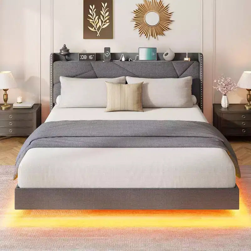 Cadre de lit plateforme moderne suspendu, rembourré, avec lumières LED et prises, tête de lit, support robuste à lattes en bois, silencieux et facile à assembler